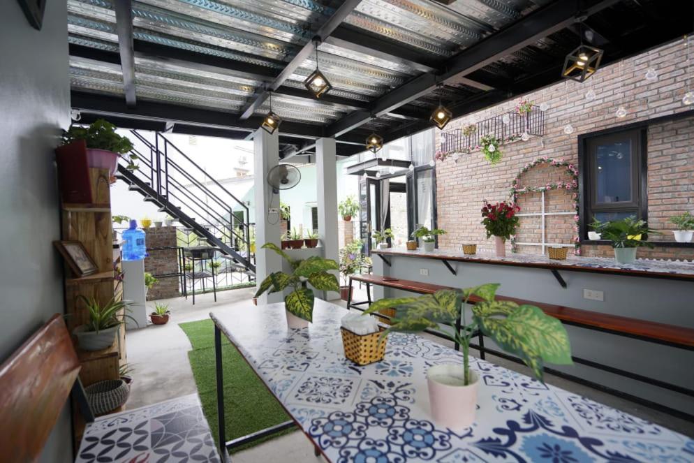 Almor Hostel With Pool In Right Center ฮาลอง ภายนอก รูปภาพ